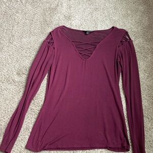 Rock and Republic top wine colored laced shoulders